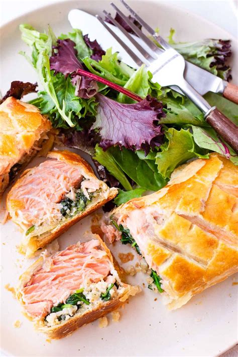 Salmon Wellington With Puff Pastry Salmon En Croute Recipe Salmon