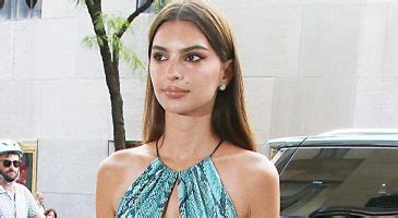 Emily Ratajkowski Obs De En Bikini Dans Une Soci T Patriarcale Ses Clich S Incendiaires