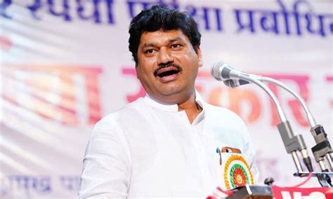 Dhananjay Munde धनंजय मुंडेंचा पडळकरांना टोला म्हणाले स्वतःची किंमत