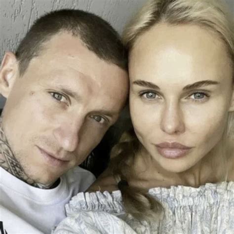 Новая жена Павла Мамаева призналась, что деньги мужа находятся в ее ...