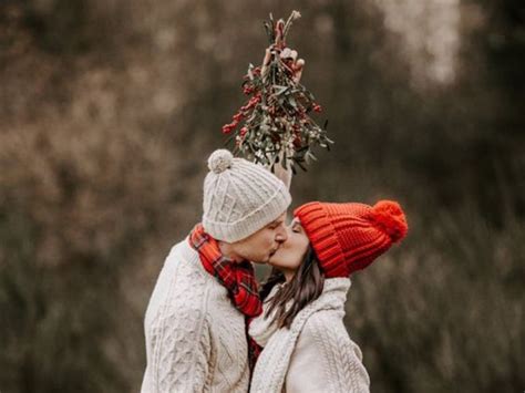 Bacio Sotto Al Vischio A Natale Significato E Leggenda La Floreale