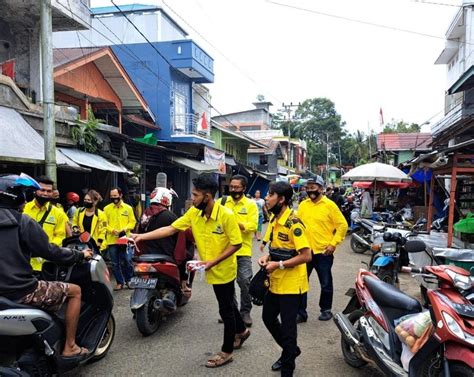 Berbagi Helai Bendera Merah Putih Golkar Murung Raya Rayakan Hut