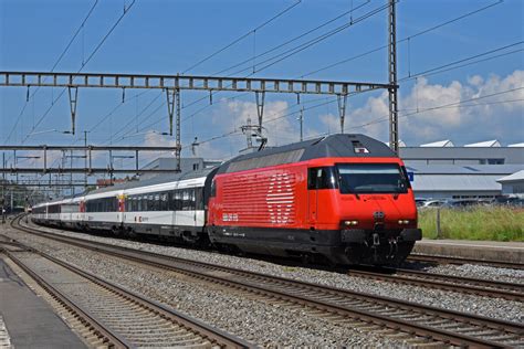 Re Durchf Hrt Den Bahnhof Rupperswil Bahnbilder De