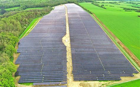 Umstrittener B Rger Solarpark Im Saarland Am Netz Testbetrieb