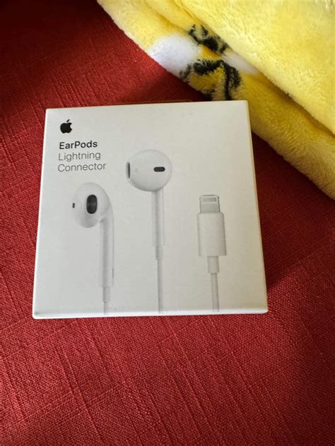 Earpods Lightning Connector Audio Earphones On Carousell