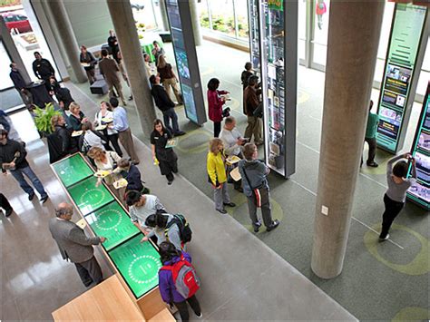 University Of Oregons Ford Alumni Center Uses Interactive Digital