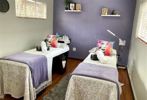 Vee Fab Beauty And Spa A 60 Minute Full Body Massage A 15 Min Back