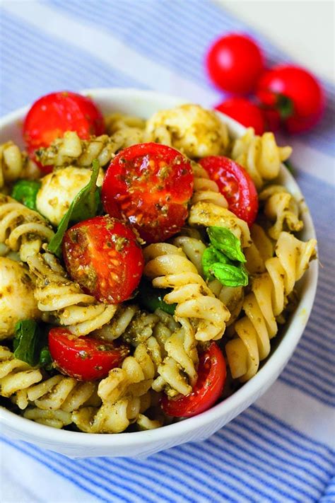 Pesto Nudelsalat Mit Tomaten Und Mozzarella Rezept Nudelsalat Mit Hot