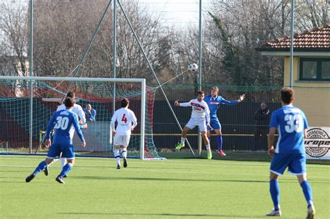 Calcio Serie D La Caronnese Non Sfonda Col Fossano Il Saronno