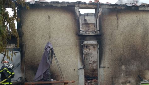 Faits divers Isère une maison détruite par un incendie à Marcilloles