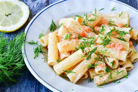 Pasta Al Salmone Senza Panna Ricetta Facile E Veloce Buttalapasta