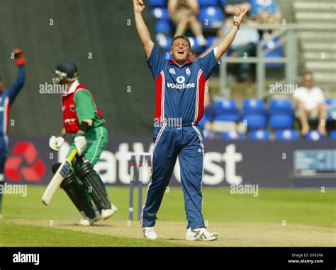 Sport Cricket Action Celebrating Branding Perimeter Darren Gough Hi Res