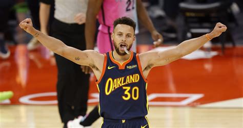 Curry Anota Puntos Y Gu A A Golden State Horford Se Destaca Con