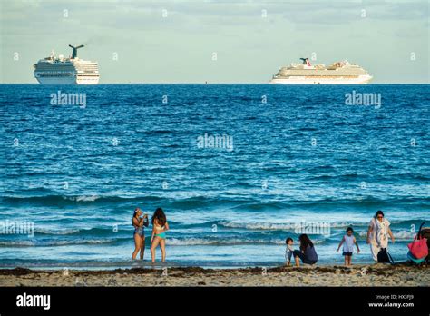 Miami Beach Florida Atlantic Ocean Water Sand Water Waves Shore