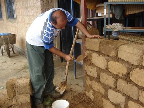 EL MAESTRO DE OBRAS XAVIER VALDERAS LOS MATERIALES DE CONSTRUCCION