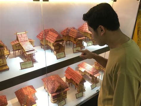 Infopublik Miniatur Rumah Adat Banjar