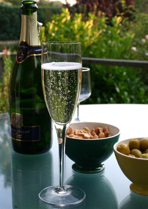 File:Champagne flute and bottle.jpg - Wikimedia Commons