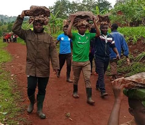 Burundi Le Cndd Fdd Karusi Aide Un Ancien Combattant Nyagoba