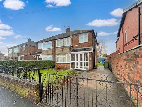 3 Bed Semi Detached House For Sale In Harrogate Road Reddish