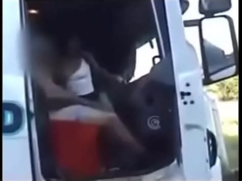 El Abuelo Le Paga A Una Puta Para Que Se La Folle En Su Camioneta XVIDEOS