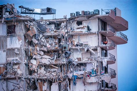 El Derrumbe De Un Edificio En Miami Beach Deja Desaparecidos