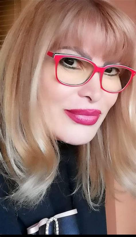 НЕОДОЛИВА УБАВИНА, МАКЕДОНСКА: ЈАСМИНА ПОПОВСКА
