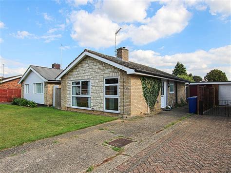 2 Bed Detached Bungalow For Sale In Churchill Avenue Newmarket Cb8 £