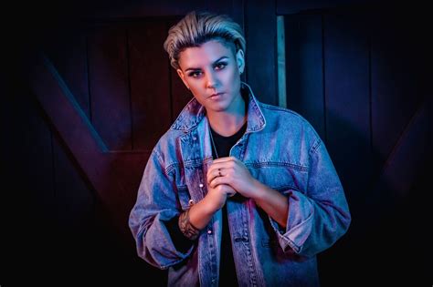 Christina Novelli Reflects On Her New Album 2019 Highlights And More Edmli