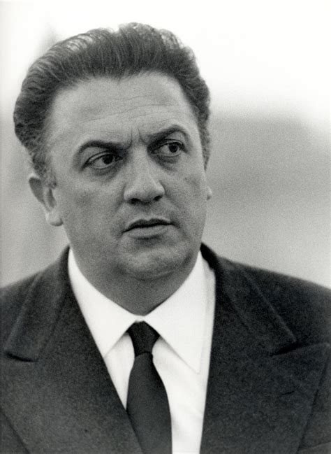 Federico Fellini El Maestro Del Cine Entre Lo Fantástico Y Lo Real