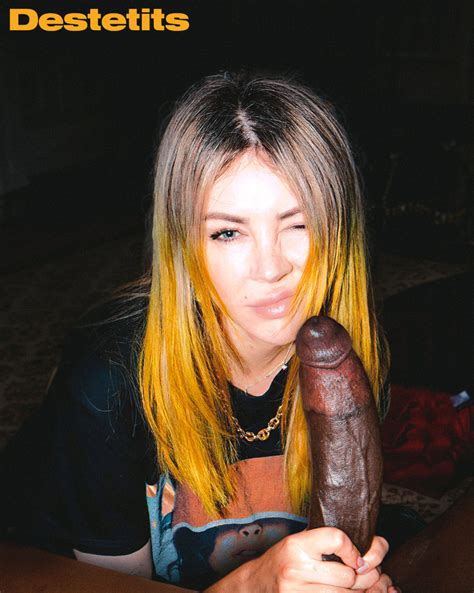 Celeb Alison Wonderland Nude Photo 34