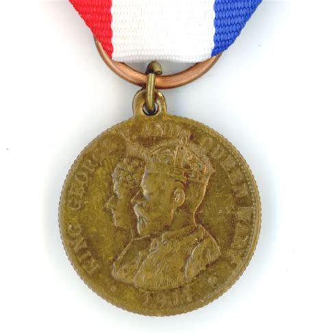 CORONATION OF KING George V 1911 Medal Medallion Hackney W F Fenton 38