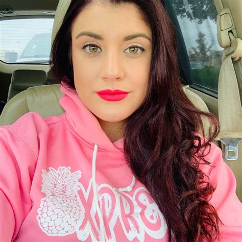 nikole dingman model private company linkedin