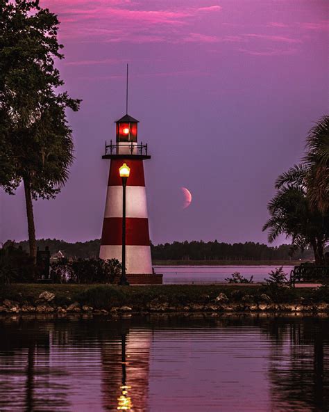 Go on a lighthouse tour at these 20 stops throughout the US