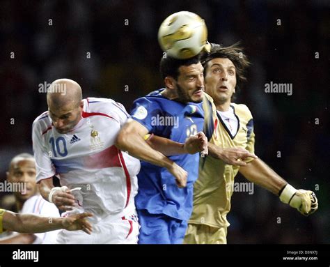 Gianluigi Buffon 2006 Italy Hi Res Stock Photography And Images Alamy