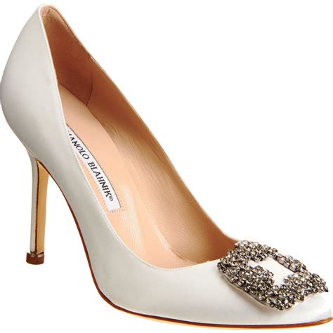 Lyst - Manolo Blahnik Hangisi Pumps in White