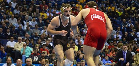 No. 10 Cornell wrestling team edges No. 7 Lehigh, 21-20 - The Brown and ...