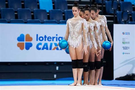 Seleção brasileira de ginástica rítmica faz escala em Moscou antes de