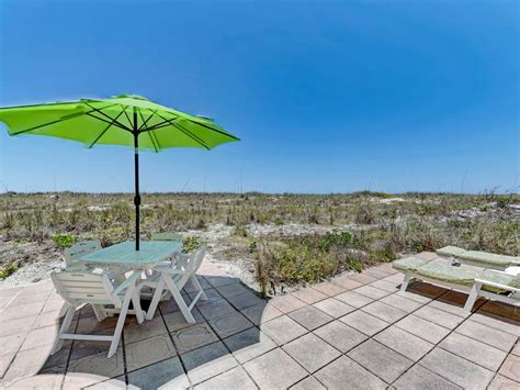 7 Charming Anna Maria Beach Cottages for a Seaside Retreat | Vacasa