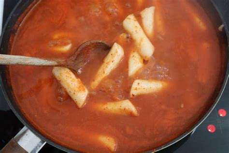 Tteokbokki Koreanische Reiskuchen Rezept