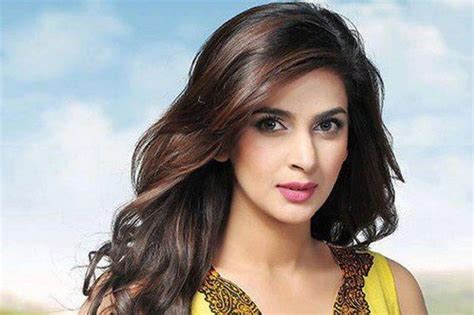 Female Pakistani Actress Saba Qamar Mega Porn Pics