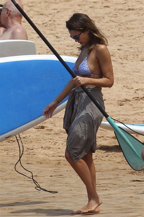 Jessica Alba â Bikini Candids at a beach in Hawaii 1 luvcelebs