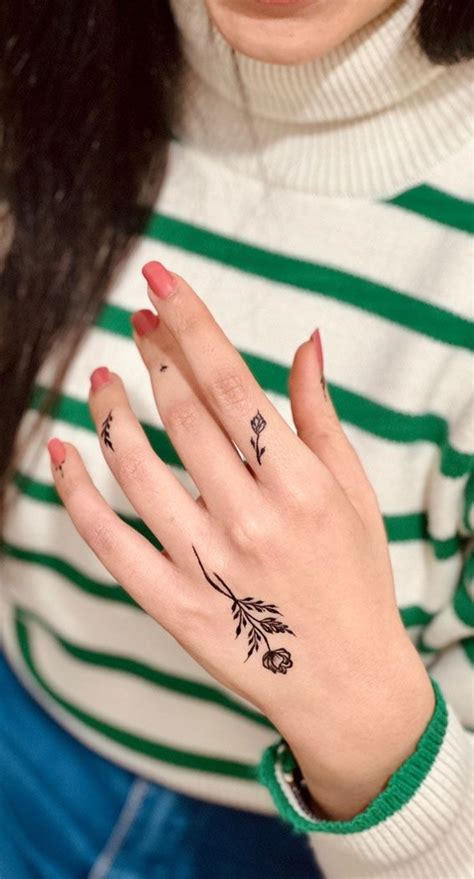 30 Timeless Henna Ideas For Stylish Expressions Understated Simple