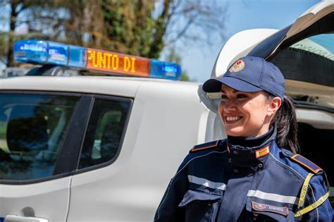 Oltre Posti Nella Polizia Municipale Di Roma Ecco Come Partecipare