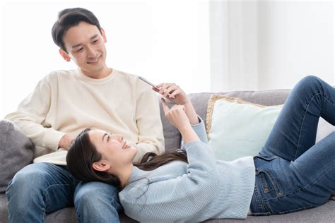 未婚女性の6割超「彼氏の年収を知っている」！ きっかけ＆本音爆発「多くてラッキー」「安すぎてウケる」 オトナンサー