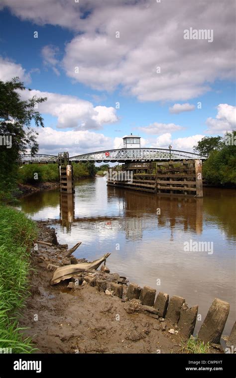 Bridge at Cawood Stock Photo - Alamy