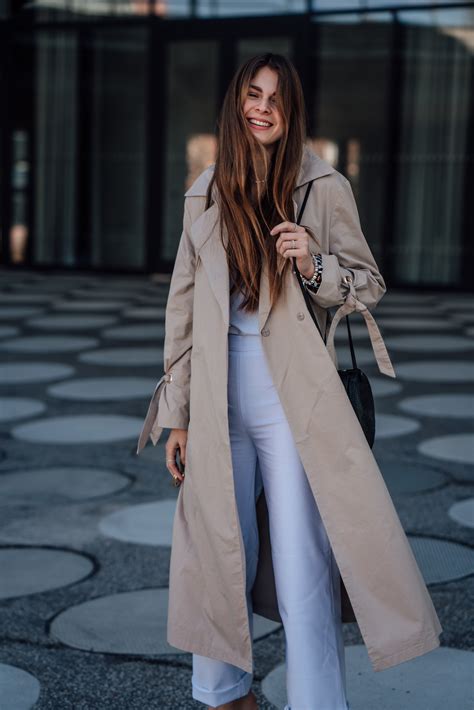 How To Wear Trench Coat And White Pants Spring Fashion 2018