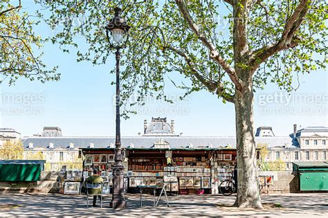 Les Bouquinistes Of Paris The Famous Outdoor Booksellers 1806833462