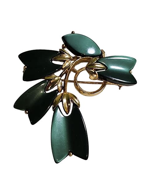 Vintage Lisner Signed Large Green Leaf Pin Brooch Gem