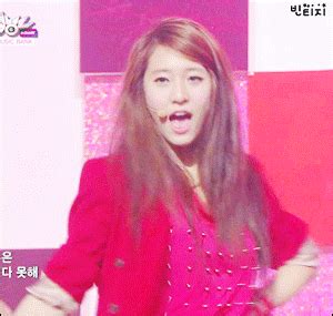 GIFS 110617 F X Hot Summer From KBS Music Bank K Idols