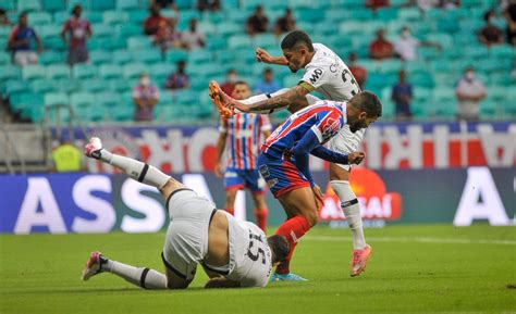 Atuações do Bahia em noite de falhas da defesa Matheus Teixeira é